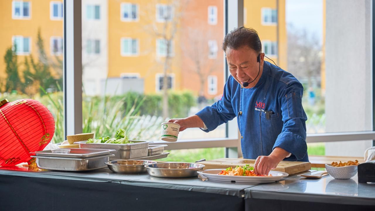 Martin Yan cooking
